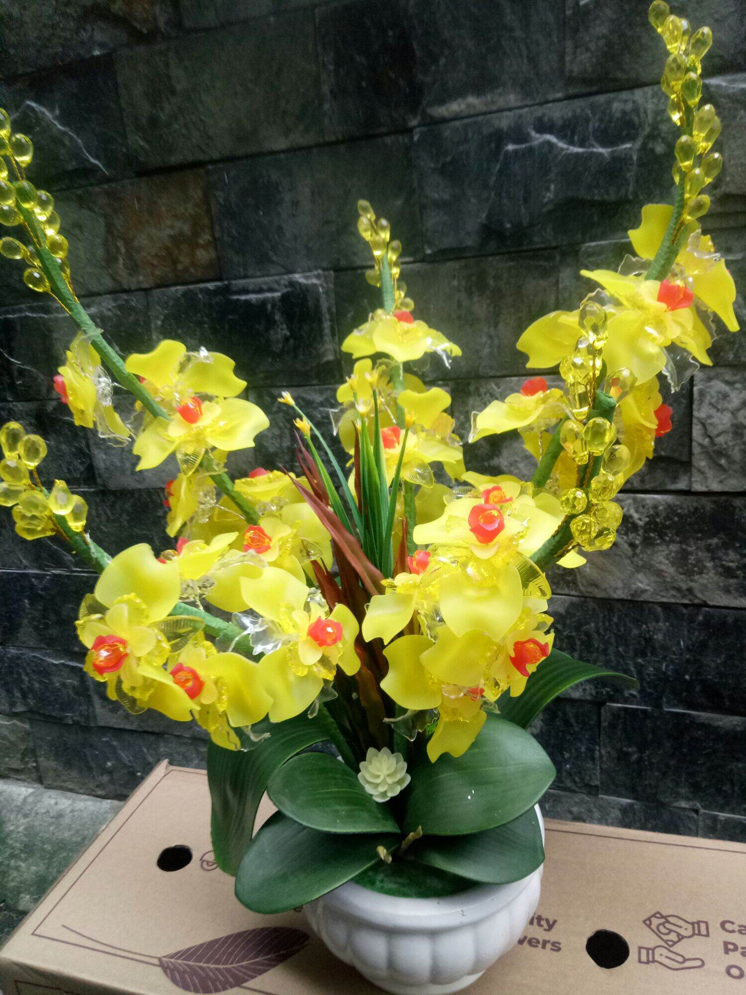 Chậu hoa lan hồ điệp pha lê (56x25x25)