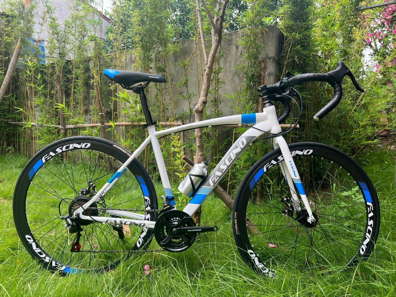 xe đạp đua fansino FR 700