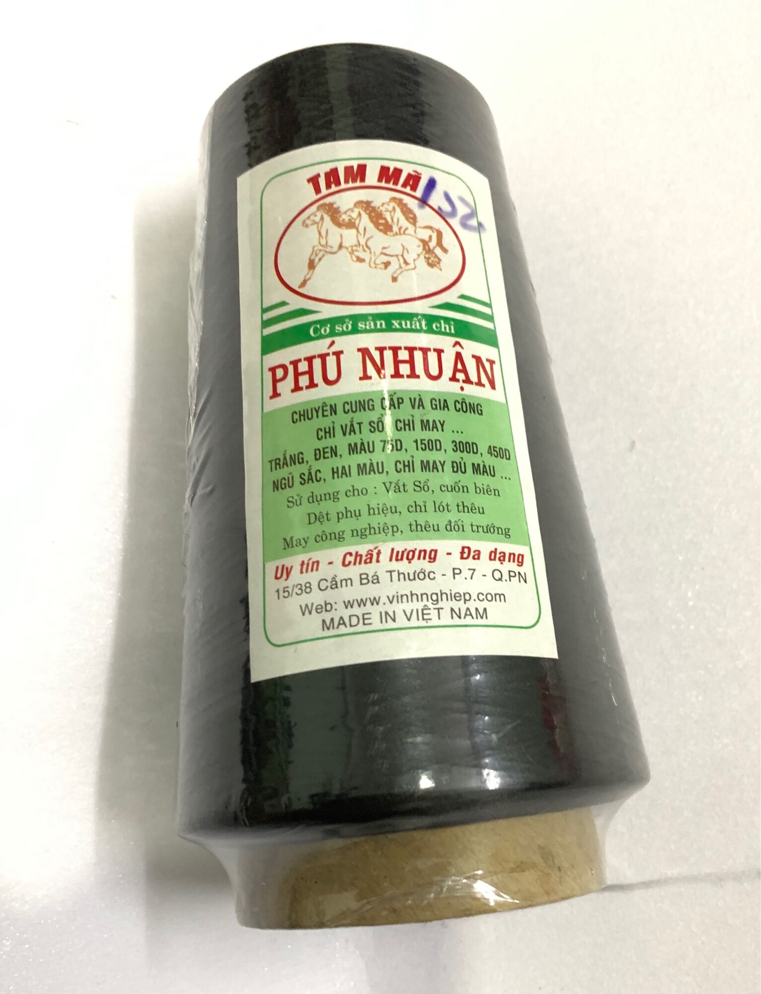 Chỉ vắt sổ loại tốt sợi 150 ống chỉ 250gam có 2 màu đen và trắng để chọn lựa