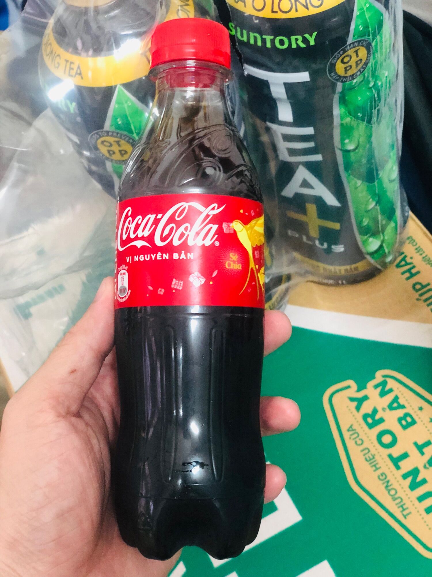 Coca Cola 02 chai 300ml Chang's Food