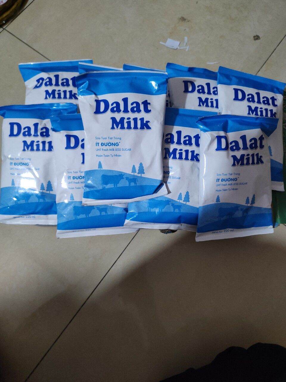 Sữa tươi tiệt trùng ít đường Dalat milk