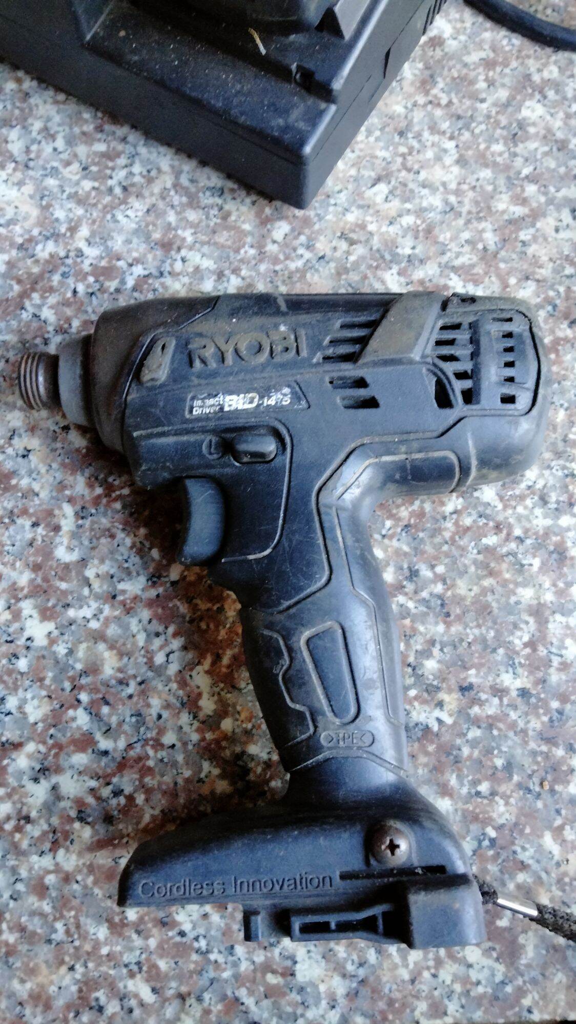 Bắn víc ryobi 14.4v