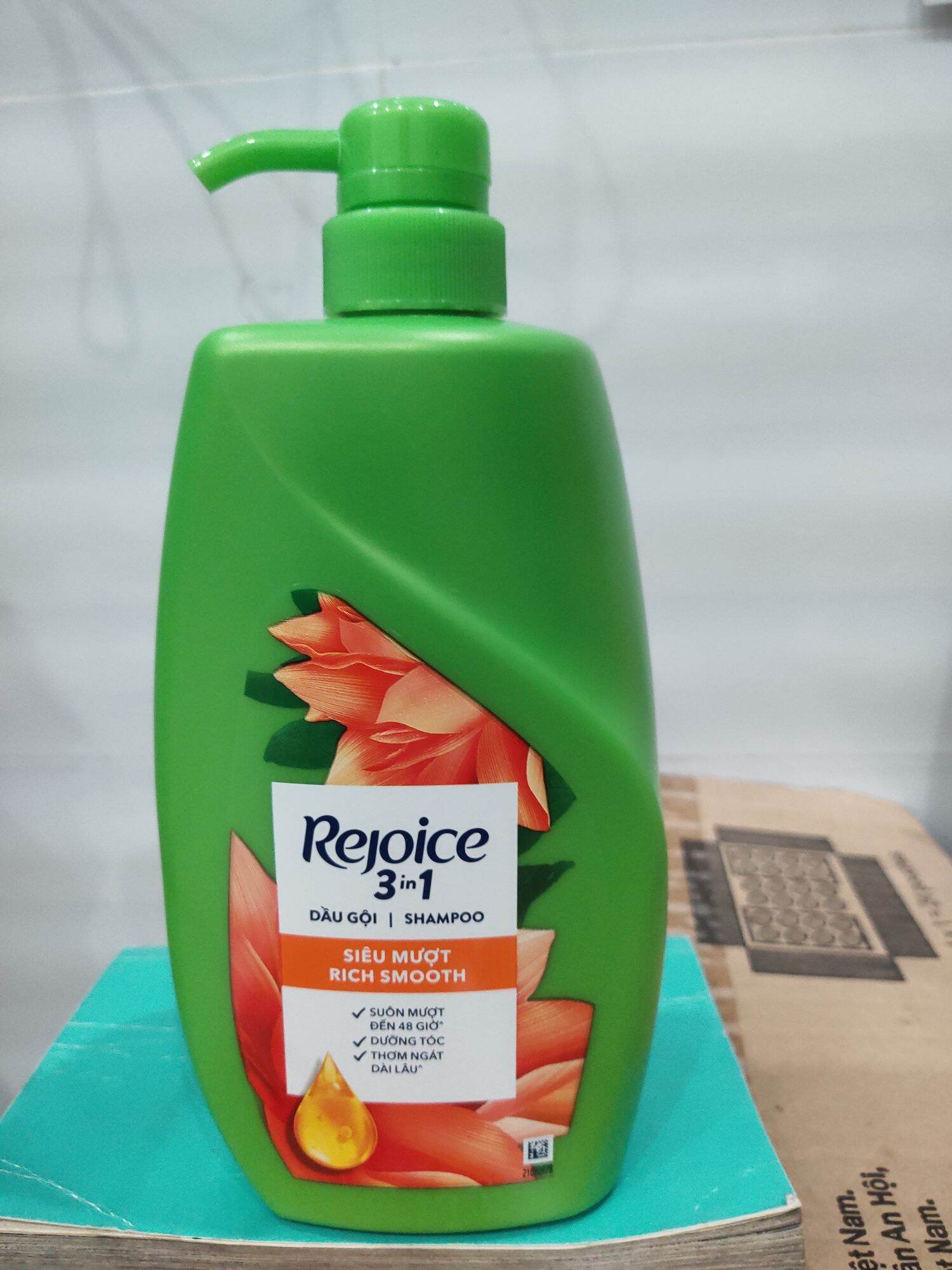 Dầu gội đầu Rejoice 3in1 900ml