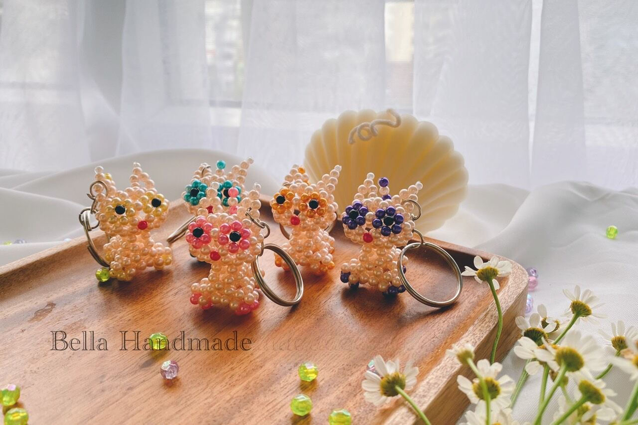 Móc khóa tuổi Mẹo kết cườm Handmade