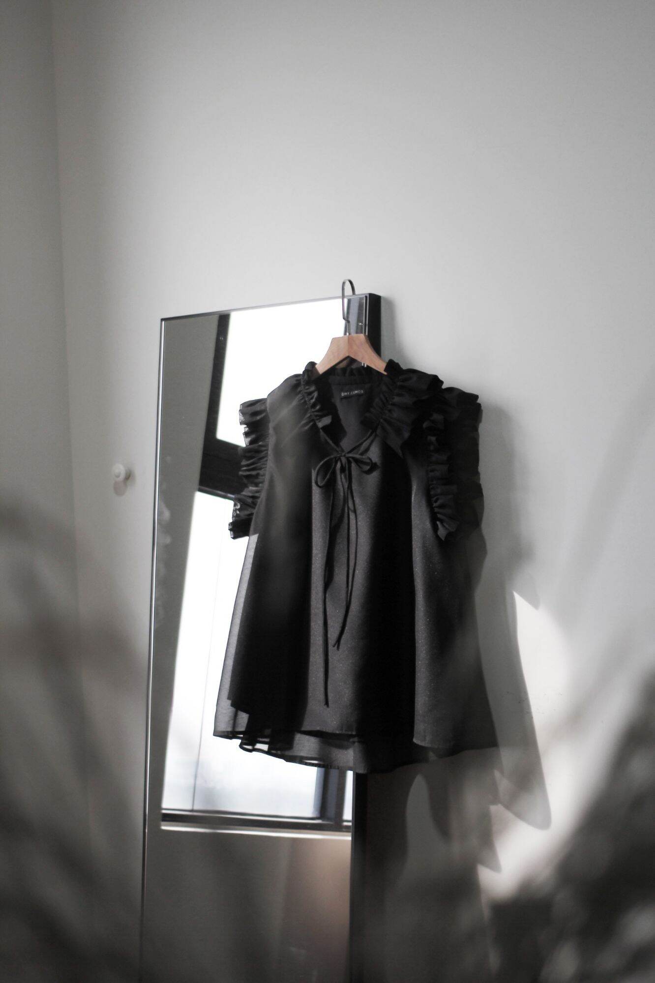 Áo cổ bèo  Vera Top - Gihy.lumos