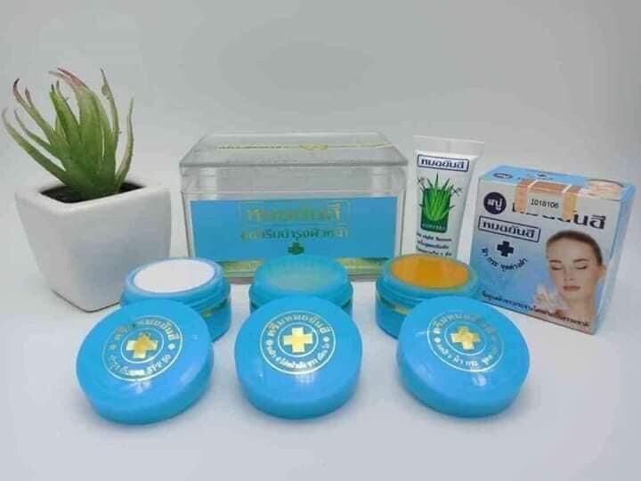 KEM TRỊ MỤN YANHEE XANH