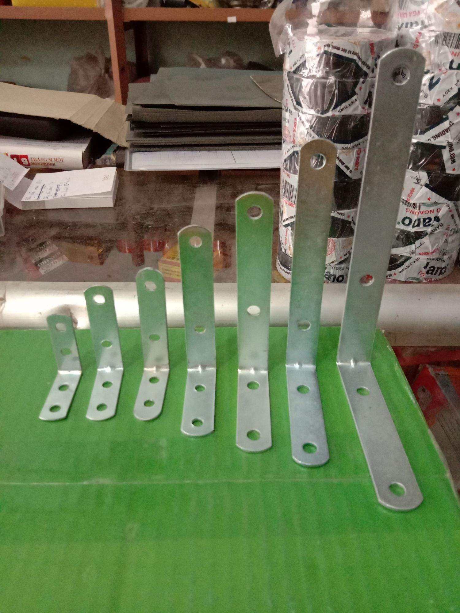 20 cái ke góc sắt vuông rộng 1,5cm
