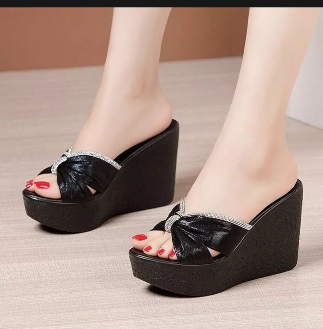 Dép đế xuồng pu 8cm siêu nhẹ phối dây đá cao cấp