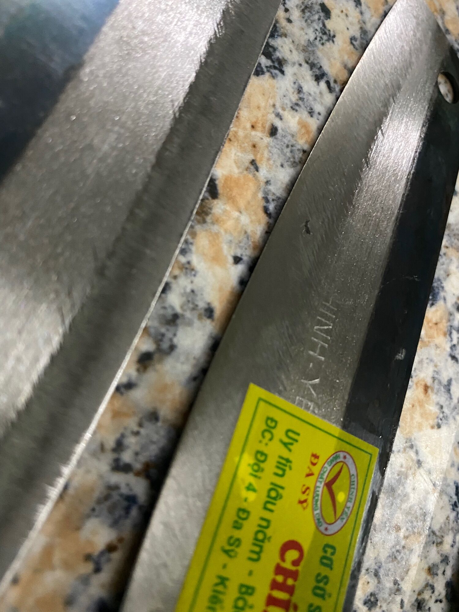 Dao sắc gọt rao củ