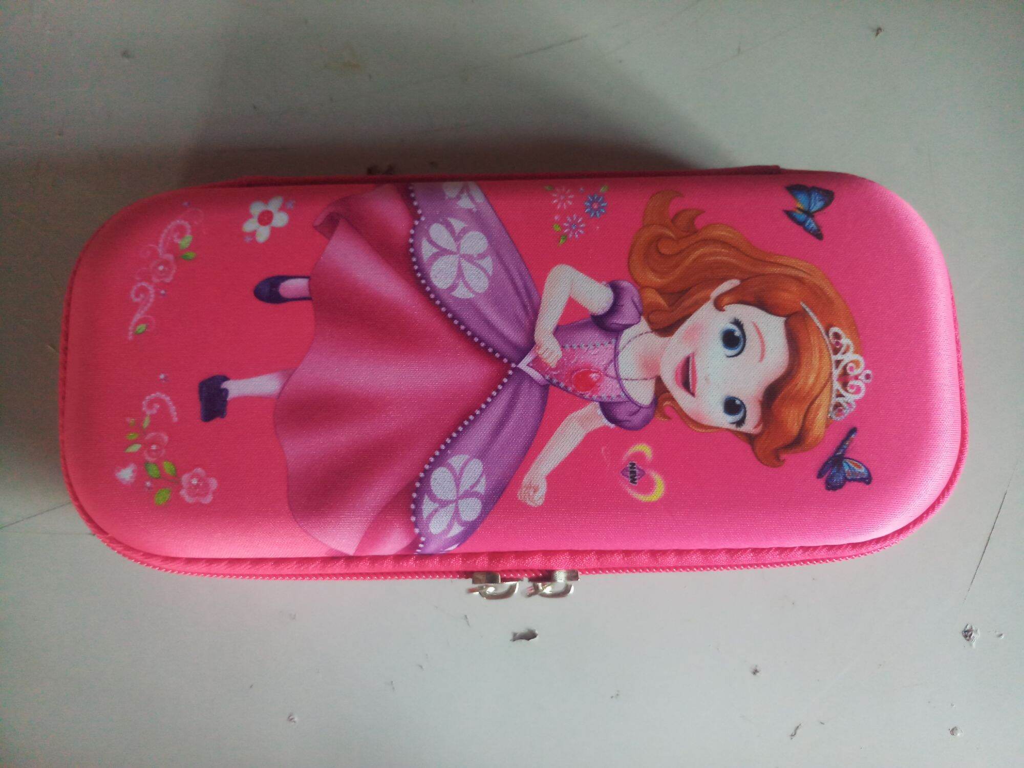 HỘP BÚT HỌA TIẾT 3D ĐẸP RẺ CÓ 2 LOẠI DÀNH CHO BÉ TRAI VÀ BÉ GÁI CHO BẠN LỰA CHỌN