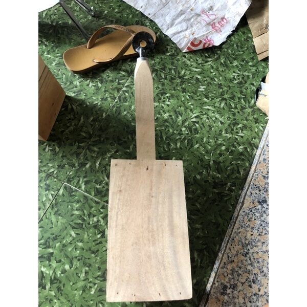 bàn nạo dừa có ghế ngồi