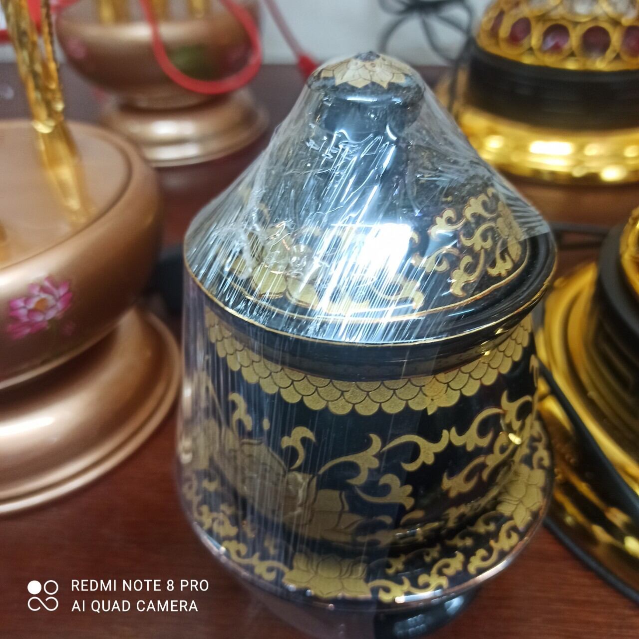 Chum đựng muối gạo sen đen thờ cúng ( cao 14cm luôn đế )
