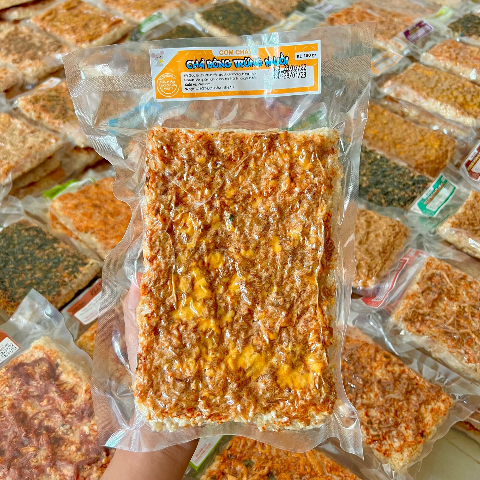 13 LOẠI CƠM CHÁY ĐẶC BIỆT 180G (Gạo Tẻ Giòn Tan Siêu Topping)