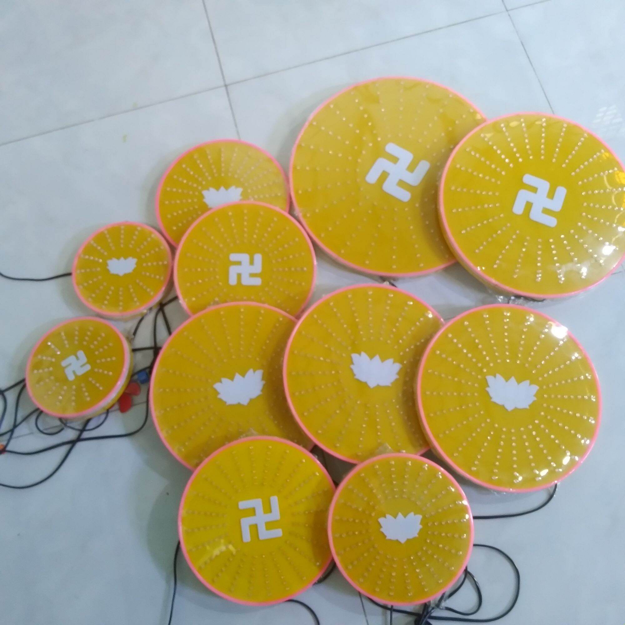 Hào quang led mica siêu sáng  8 kiểu chóp (mẫu mới có viền ) cỡ 25Cm
