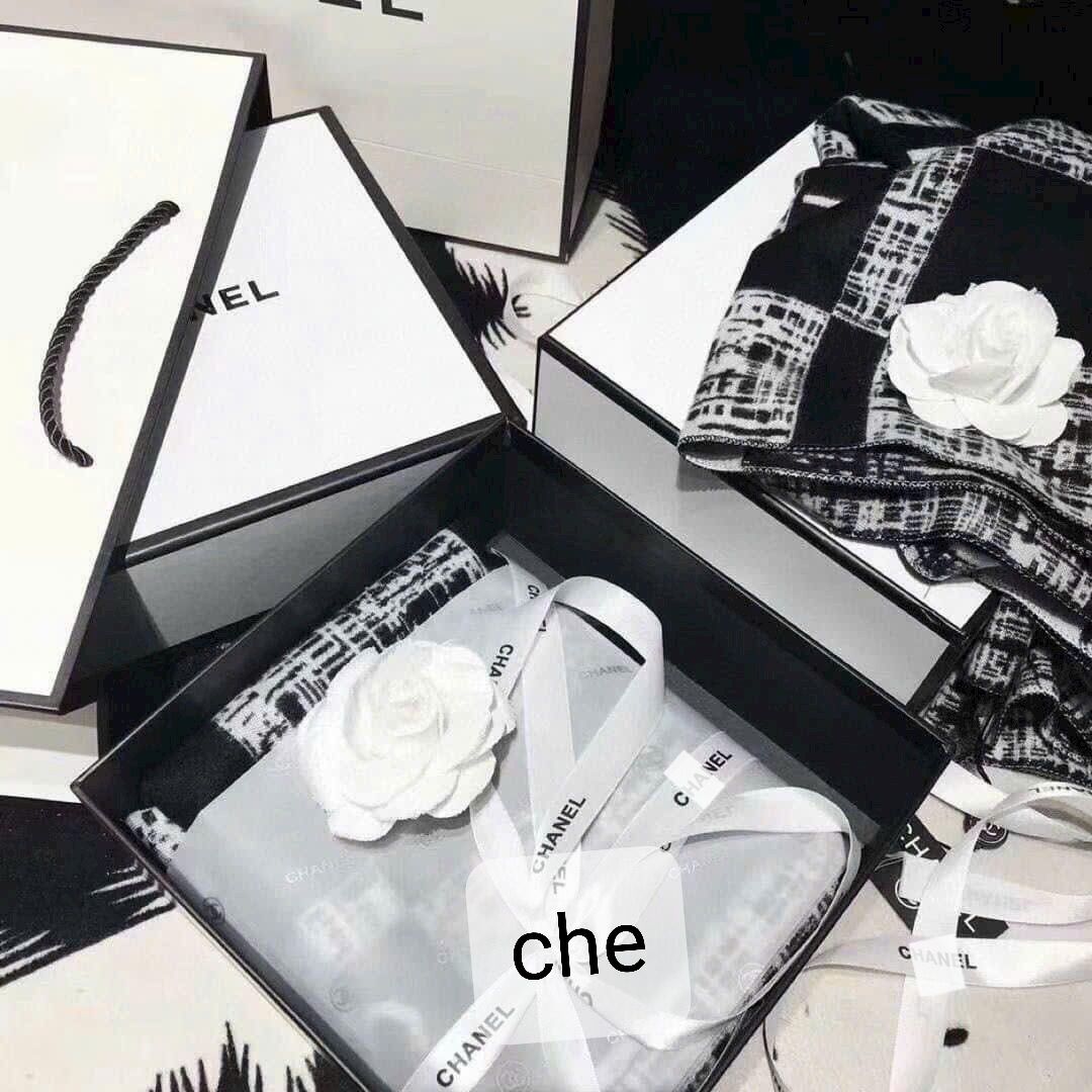 [AuthTuon] KHĂN CHOÀNG KÈM PHỤ KIỆN SANG TRỌNG FULLBOX