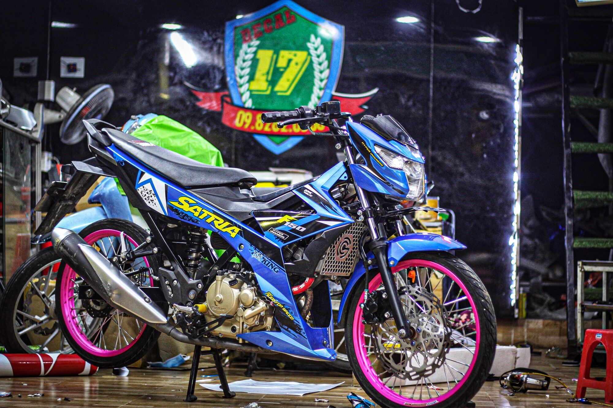 Tem satria xanh candy tem chế