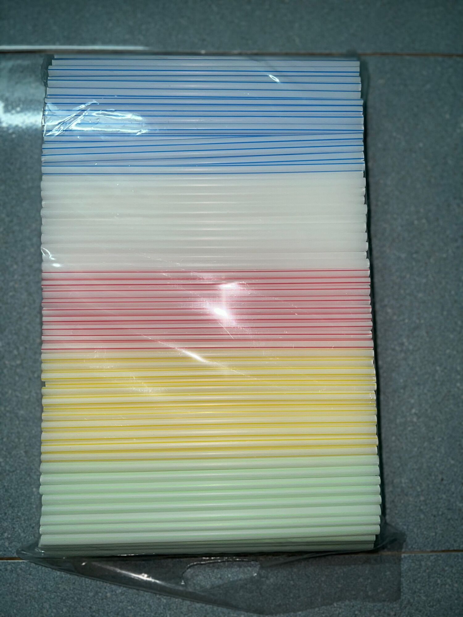 Ống hút trắng sữa có sọc màu phi 6 hai đầu bằng - 500g/bịch