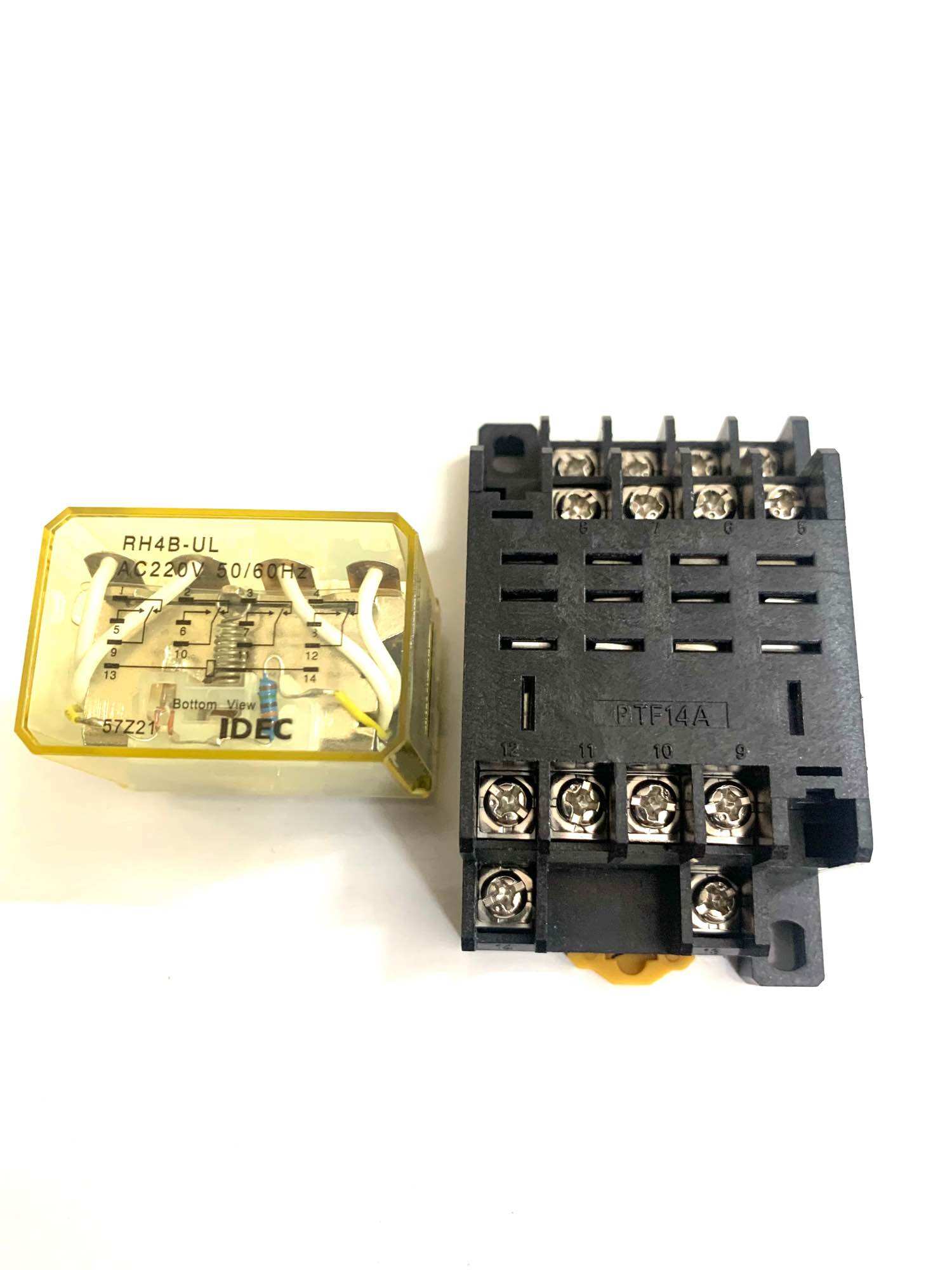 Rơ le trung gian 14 chân kèm đế idec 220vac rh4b-ul-ac220-240