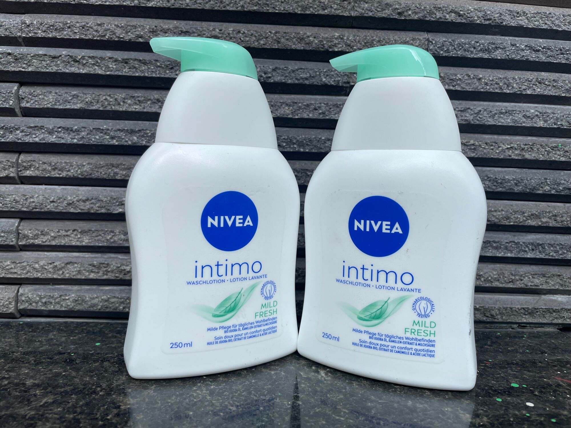 Hàng Đức DUNG DỊCH VỆ SINH PHỤ NỮ NIVEA INTIMO 250ml