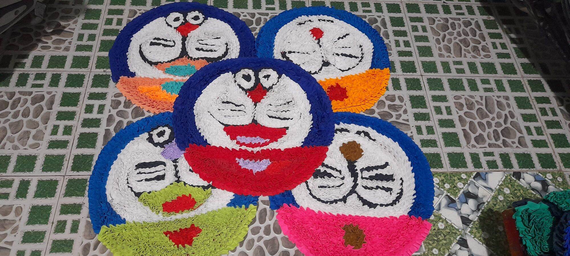 Thảm doremon vui vẻ. kích thước 55cm
