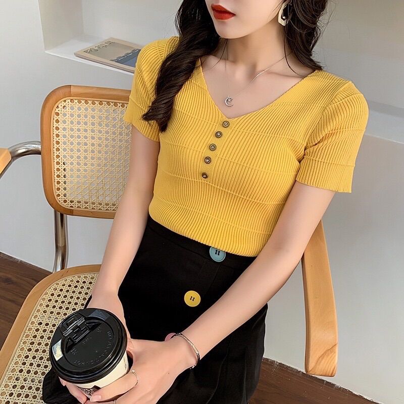 Áo len tăm cộc tay đính cúc ngực