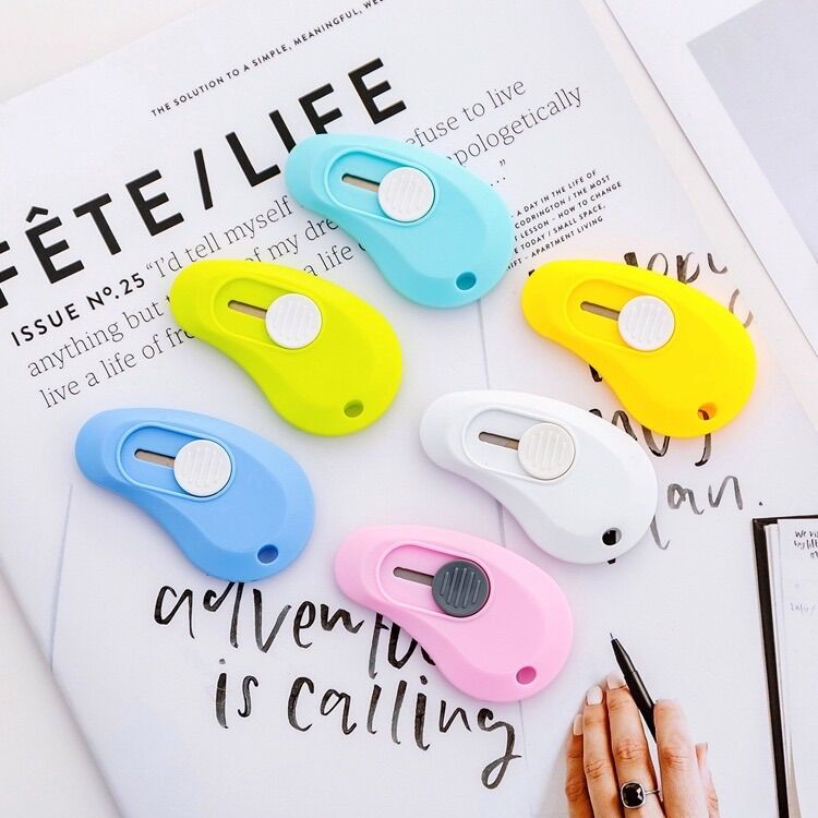Dao dọc giấy mini màu giao ngẫu nhiên