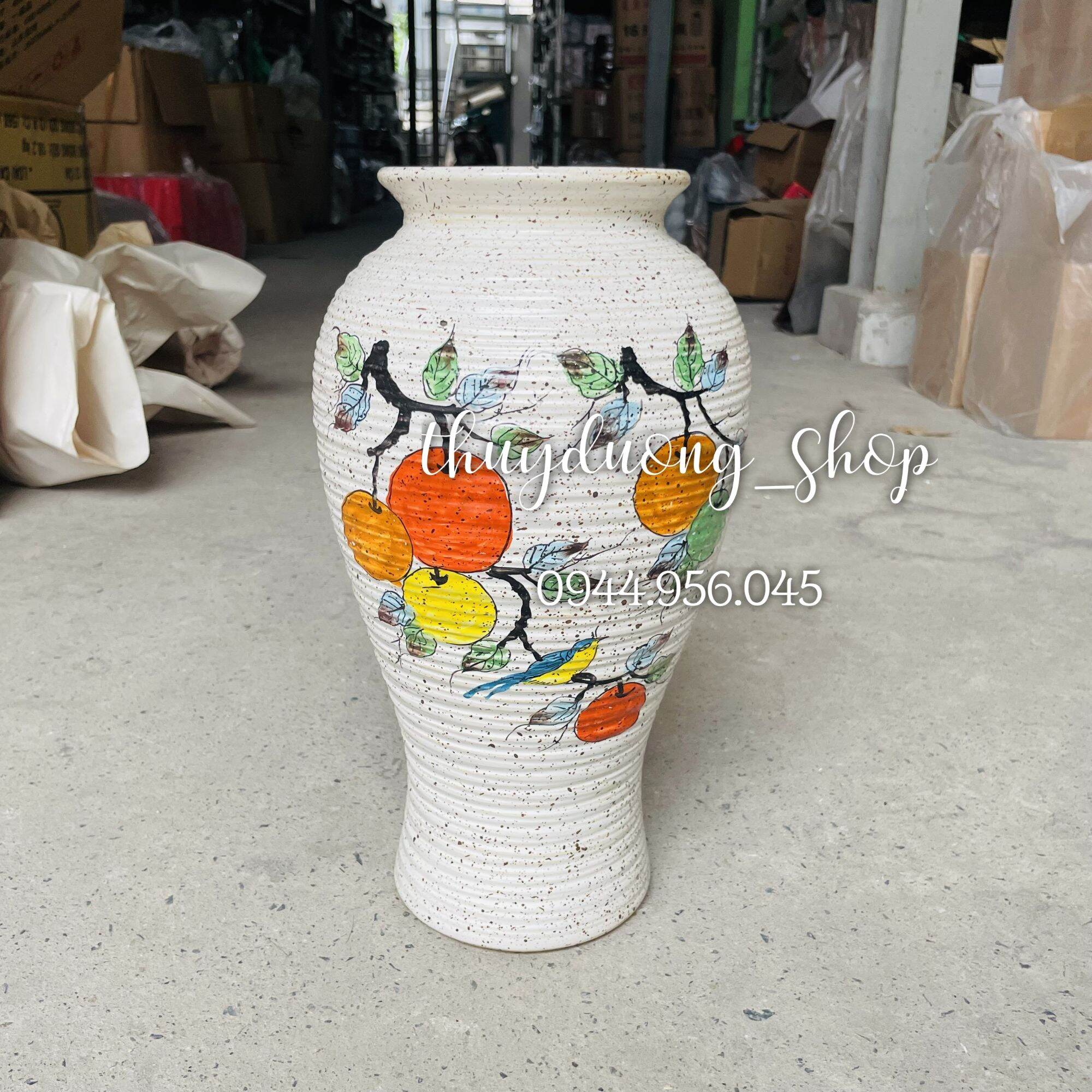 Lọ cắm đào, lọ cắm hoa dáng Đùi dế ( Men mộc vẽ tay )