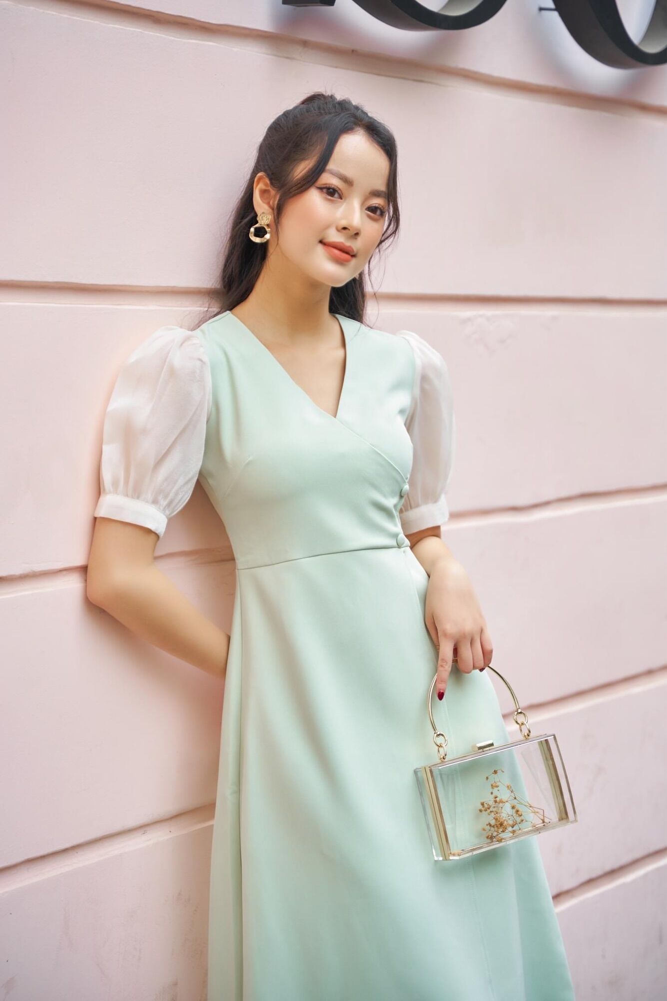 Ceci Cela - Đầm Vạt Chéo Cổ V Thanh Lịch Versus
