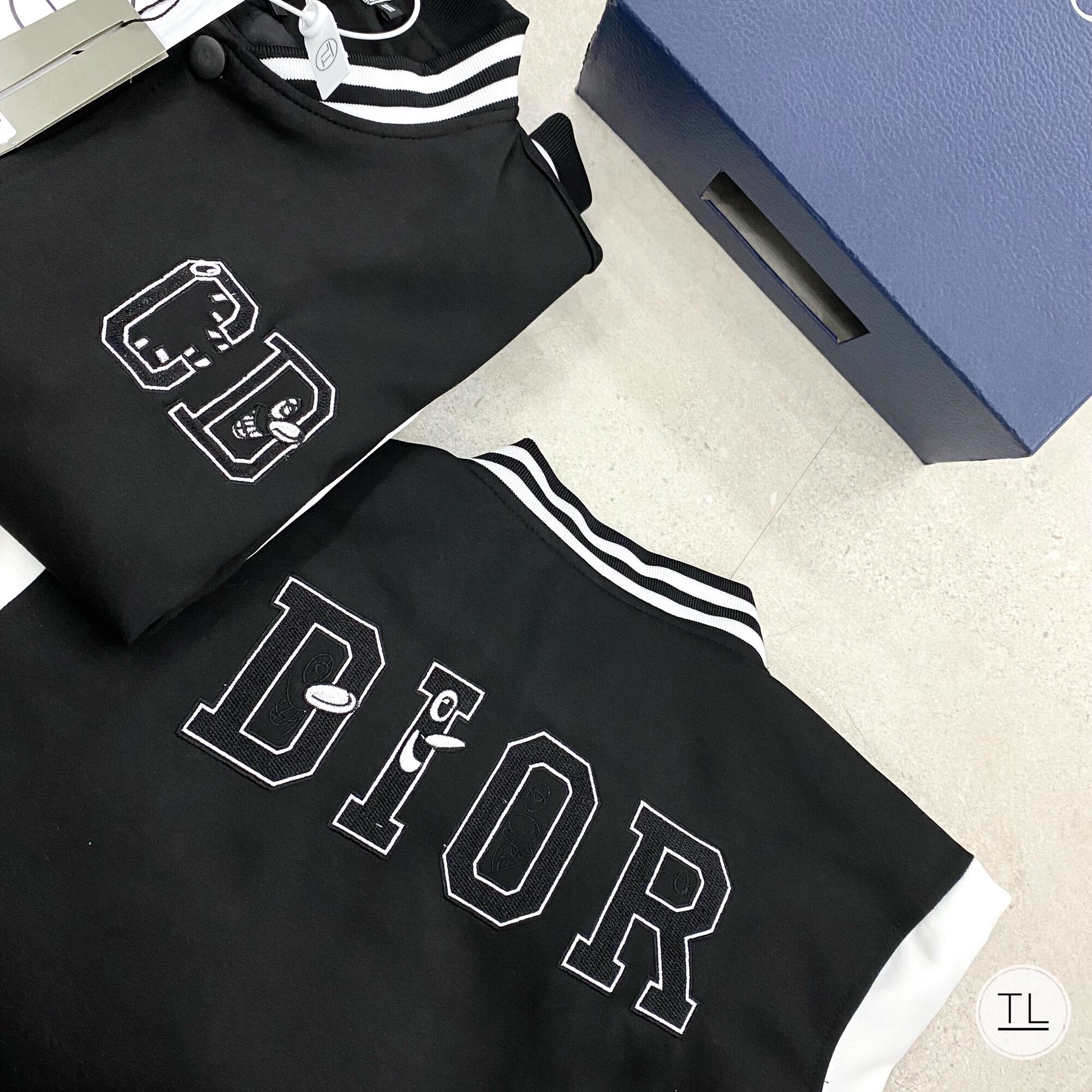 Áo Khoác Bomber Dioor Tay Trắng neww