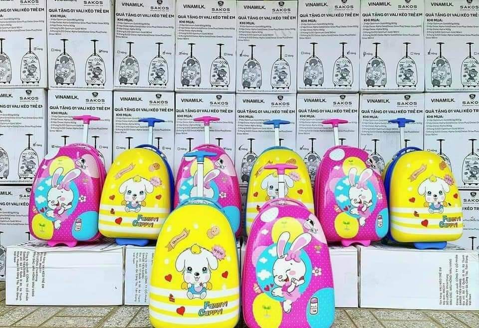 Vali kéo cho bé quà từ Vinamilk