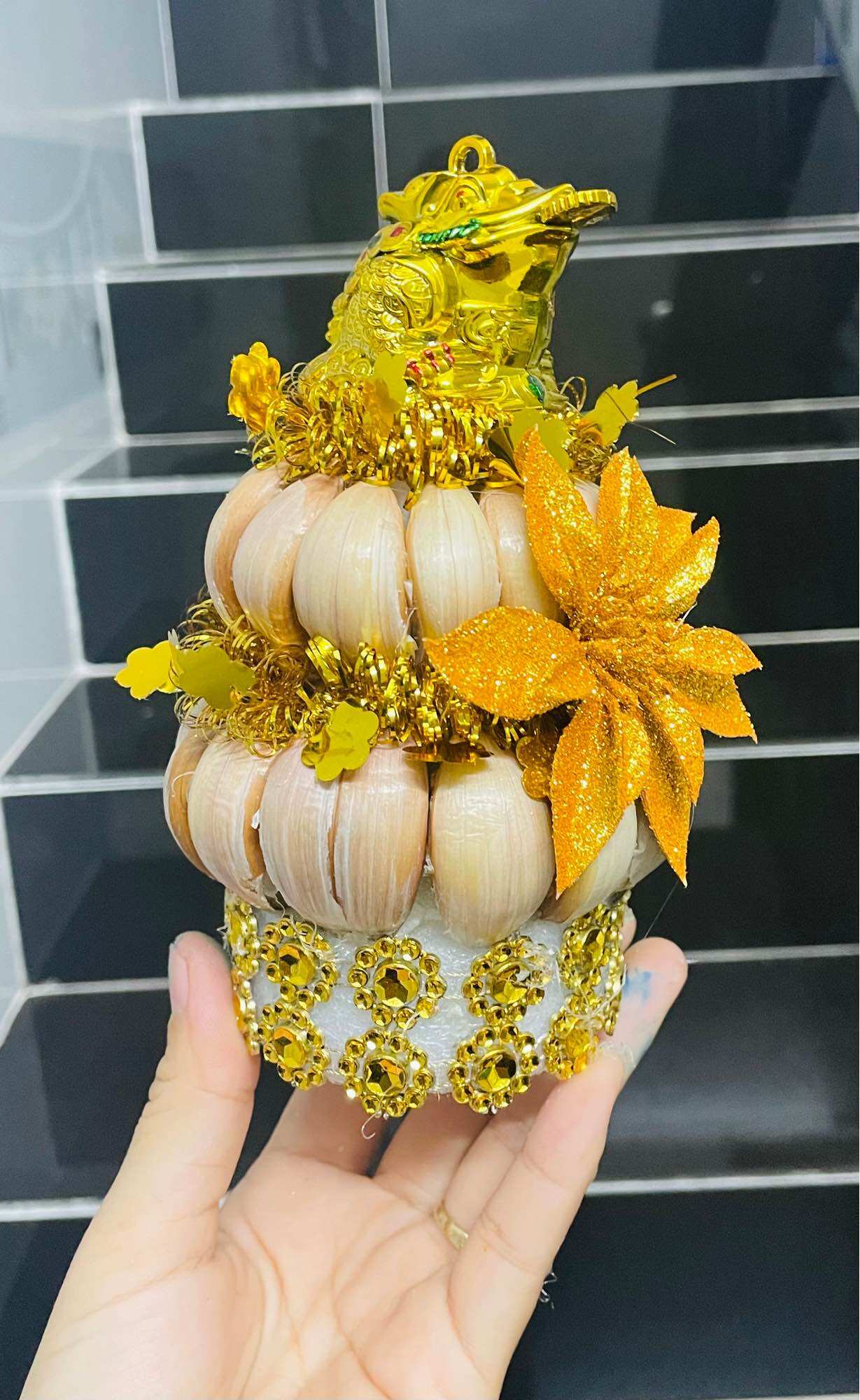 Tháp tỏi 2 tầng cóc thiềm thừ