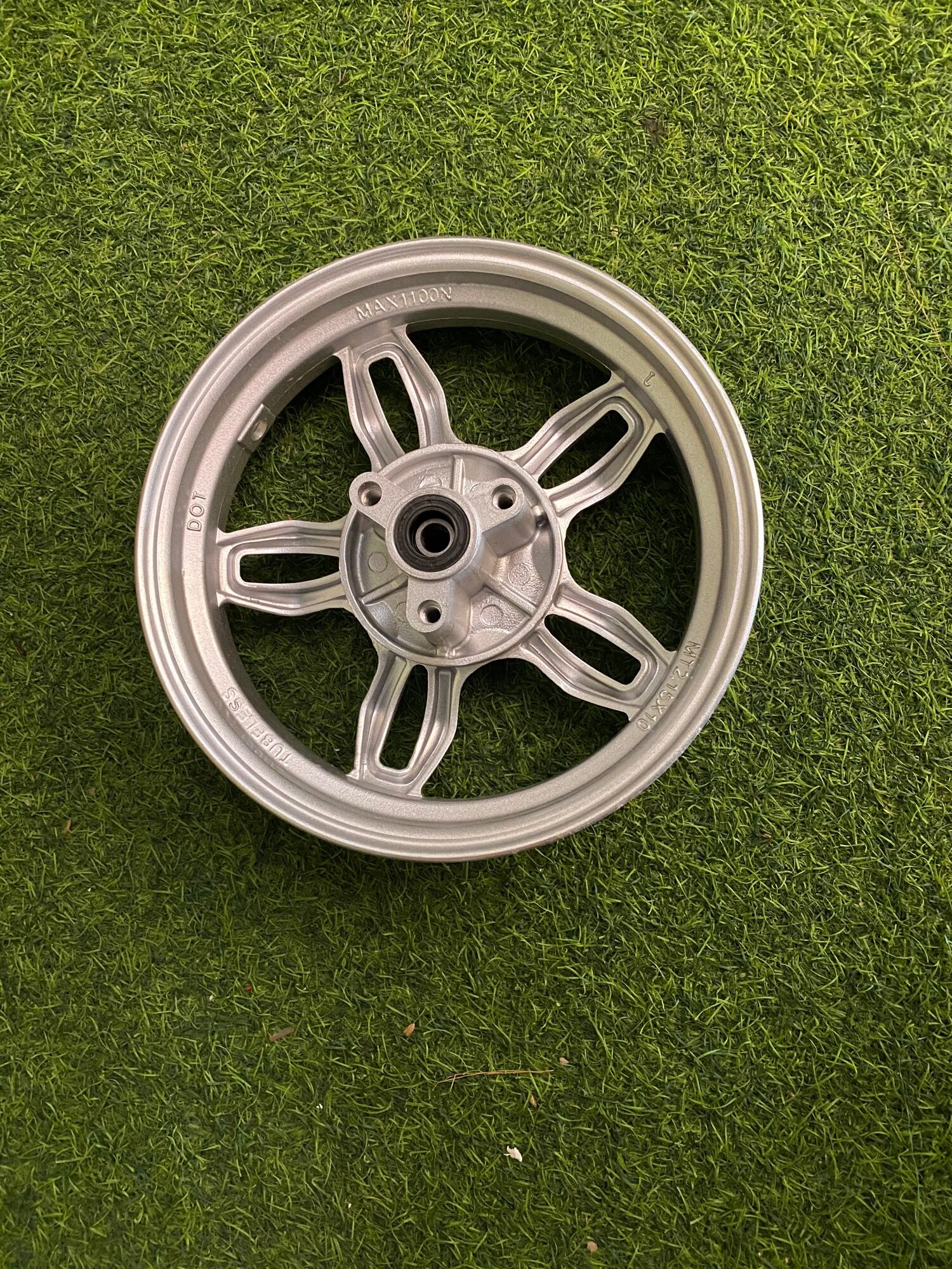 Vành trước xe máy điện Vespa phanh đĩa vành 10