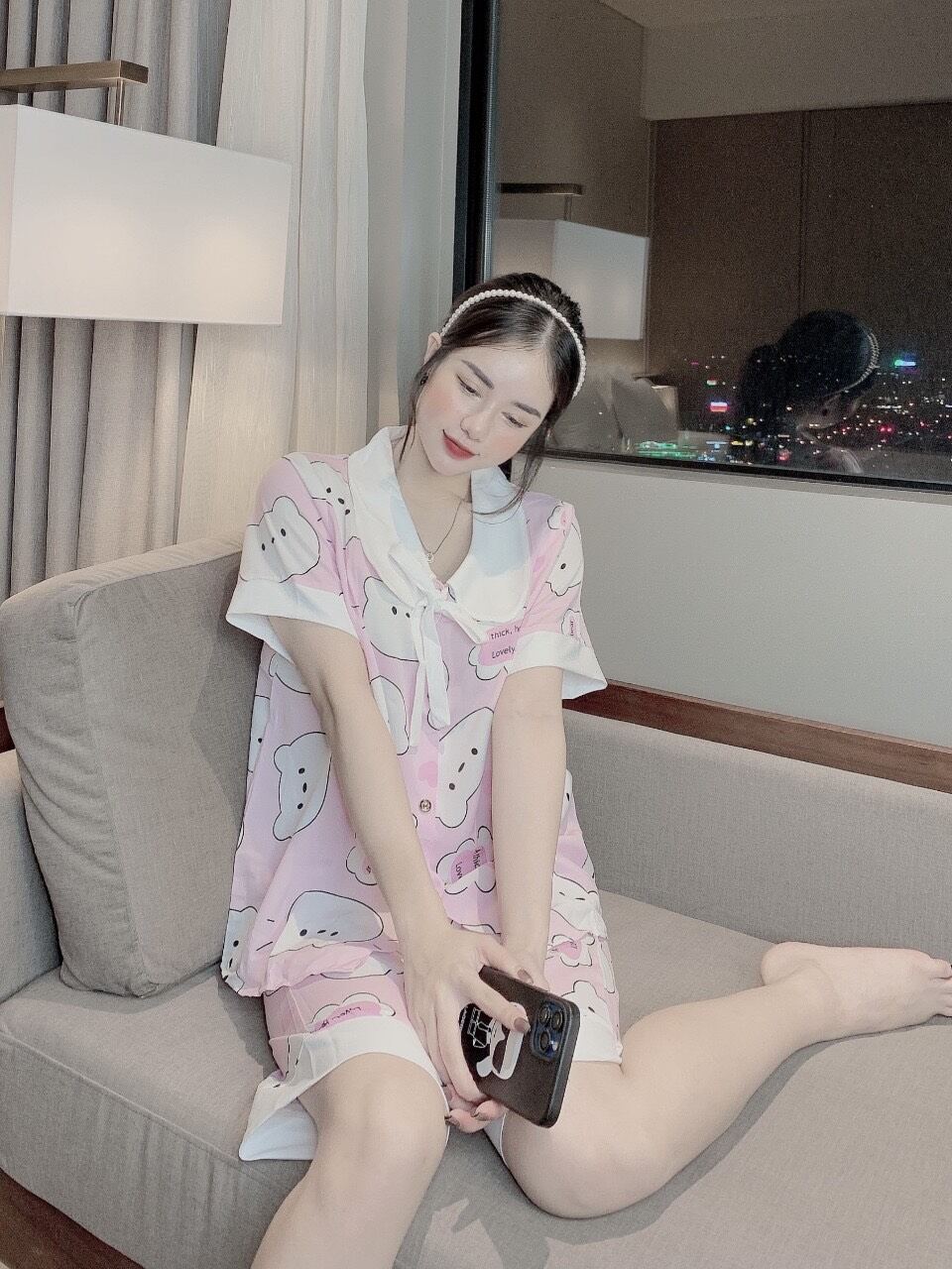 Đồ bộ nữ tay ngắn quần lửng lụa Mango
