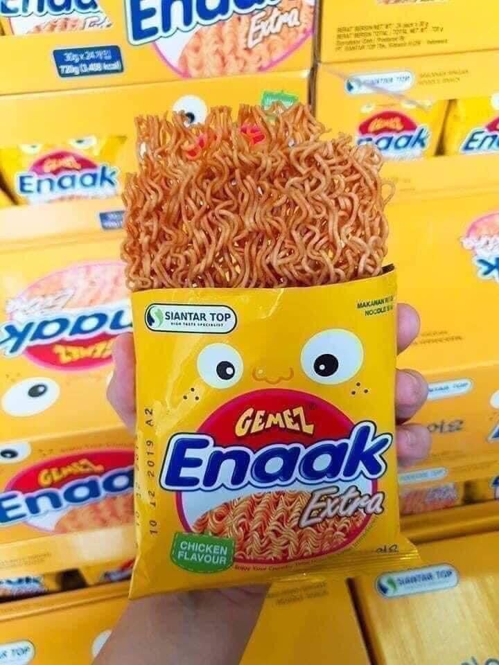 1 thùng Snack mi Enaak