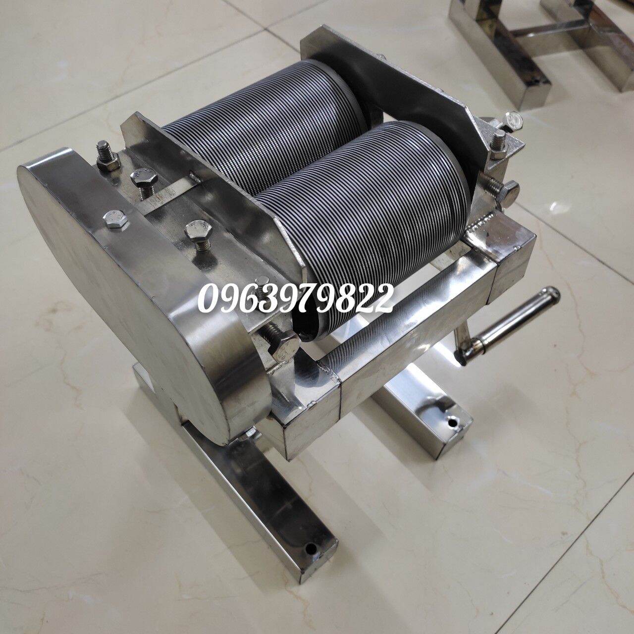 MÁY THÁI BÌ HEO BÌ LỢN INOX QUAY TAY