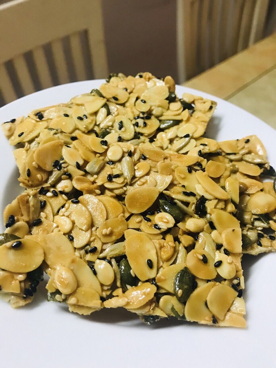 [HCM]Bánh Ngói Hạnh Nhân Thập Cẩm Giàu Dinh Dưỡng-Ăn Kiêng Giảm Cân Healthy Siêu Hạt (200gr)