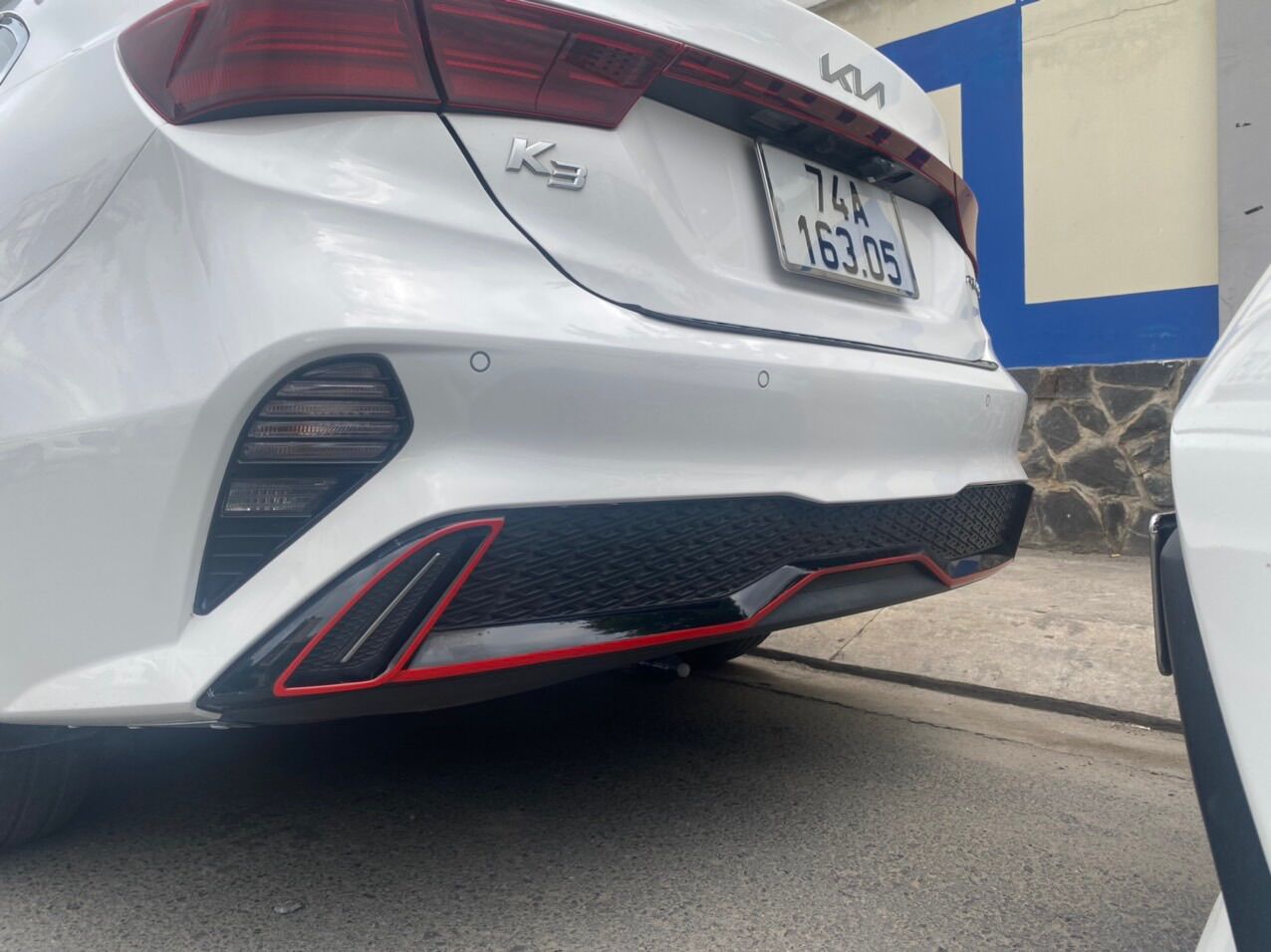 Decal trang trí k3 mới