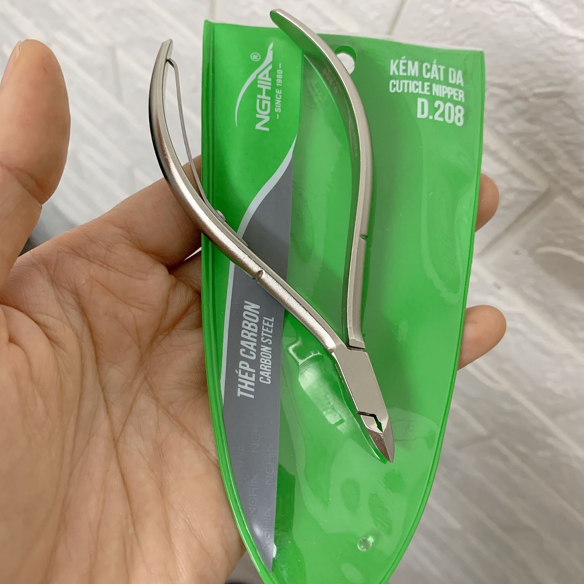 Kềm Nghĩa cắt da D208, kìm nhặt da D208