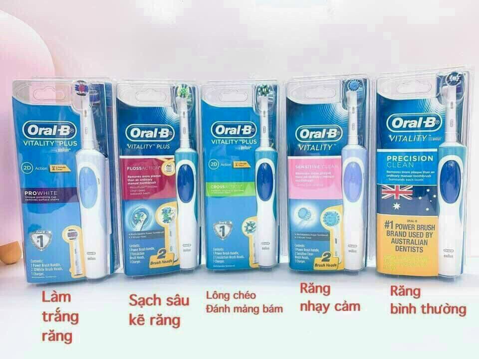 Bàn chải điện Oral-B Vitality Electric Toothbrush của Úc gồm 1 bàn chải, 1 đầu thay bàn chải, 1 bộ sạc điện - loại có thê thay đầu