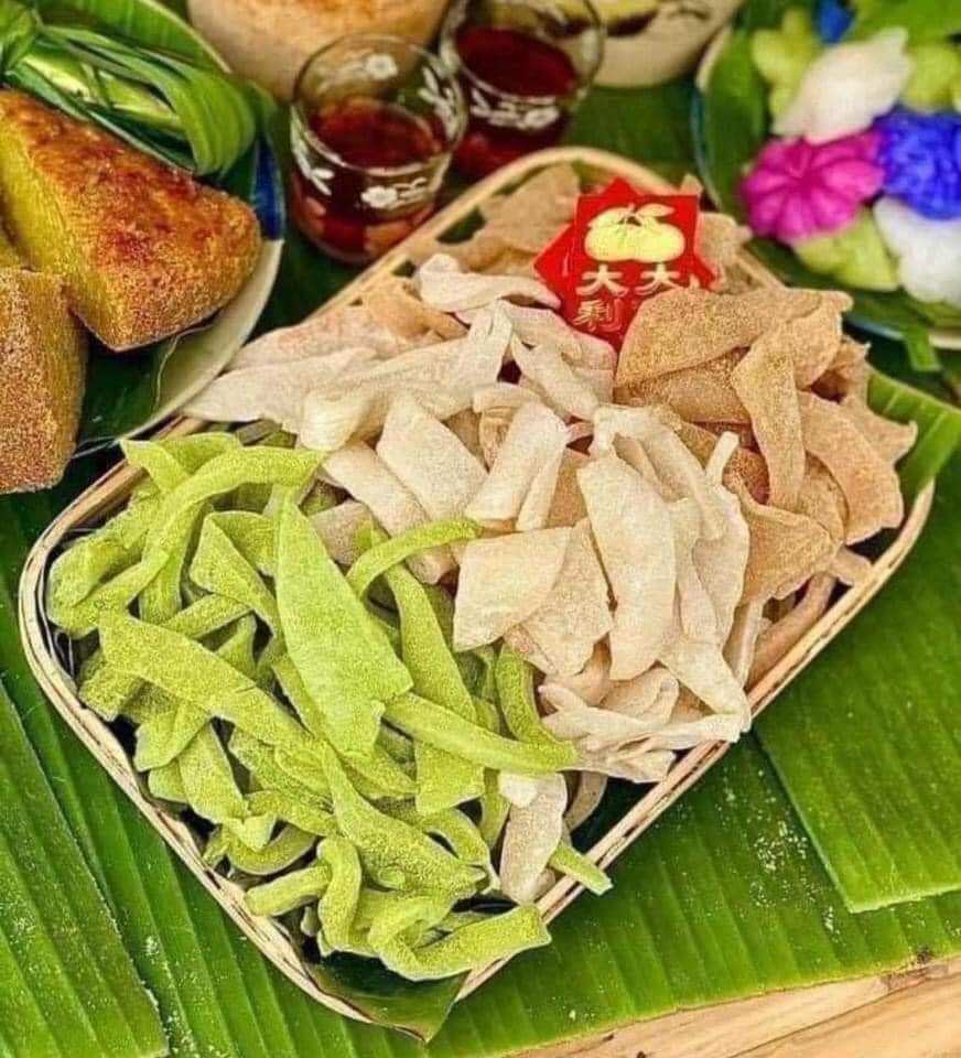1KG MỨT DỪA NON LÁ DỨA MỀM DẺO THƠM NGON