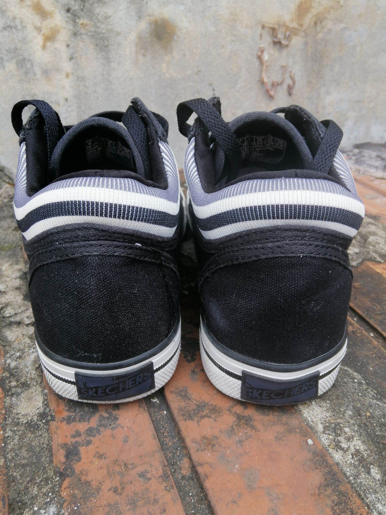 Giầy thể thao nữ hiệu Skechers của Mỹ