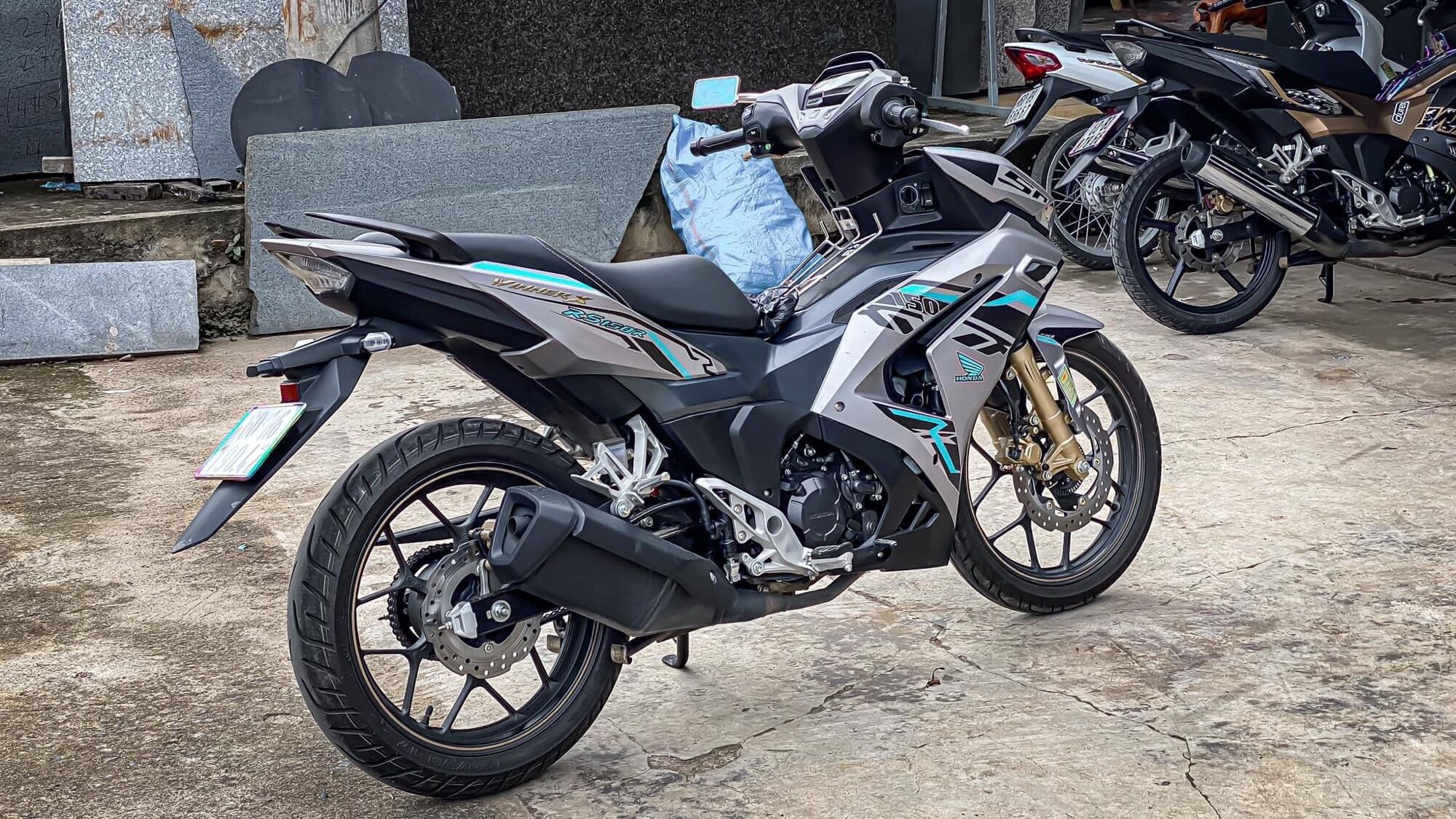 Tem Rời Winner X V3 dán xe màu bác nhức nách