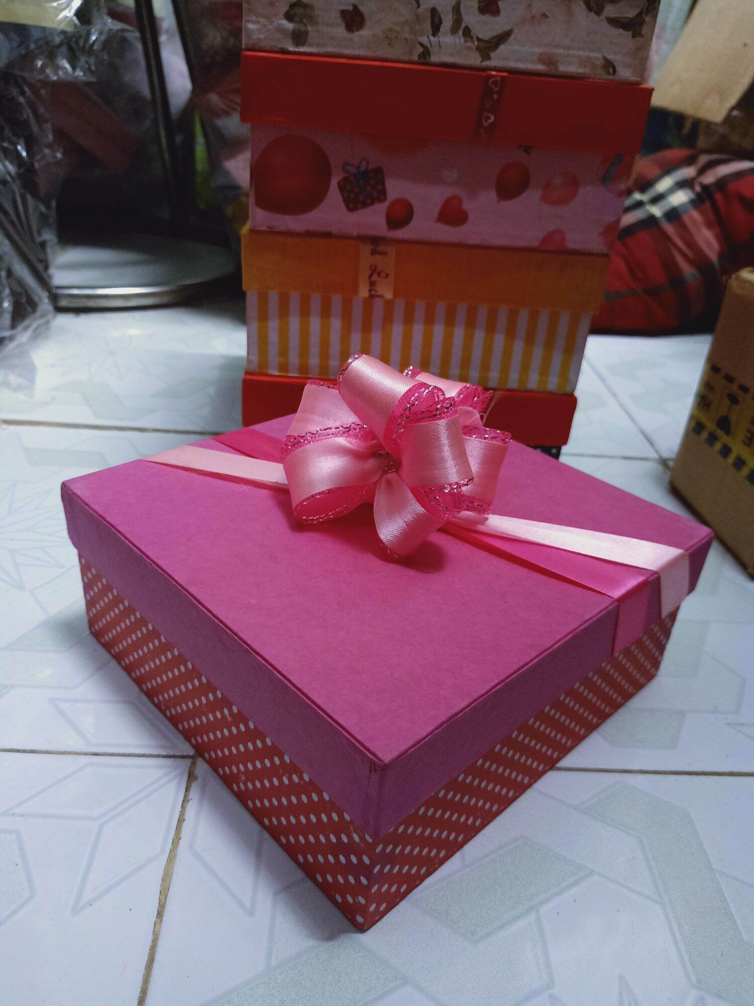 Hộp quà 23cm x cao 7cm ( Kèm hạt xốp)