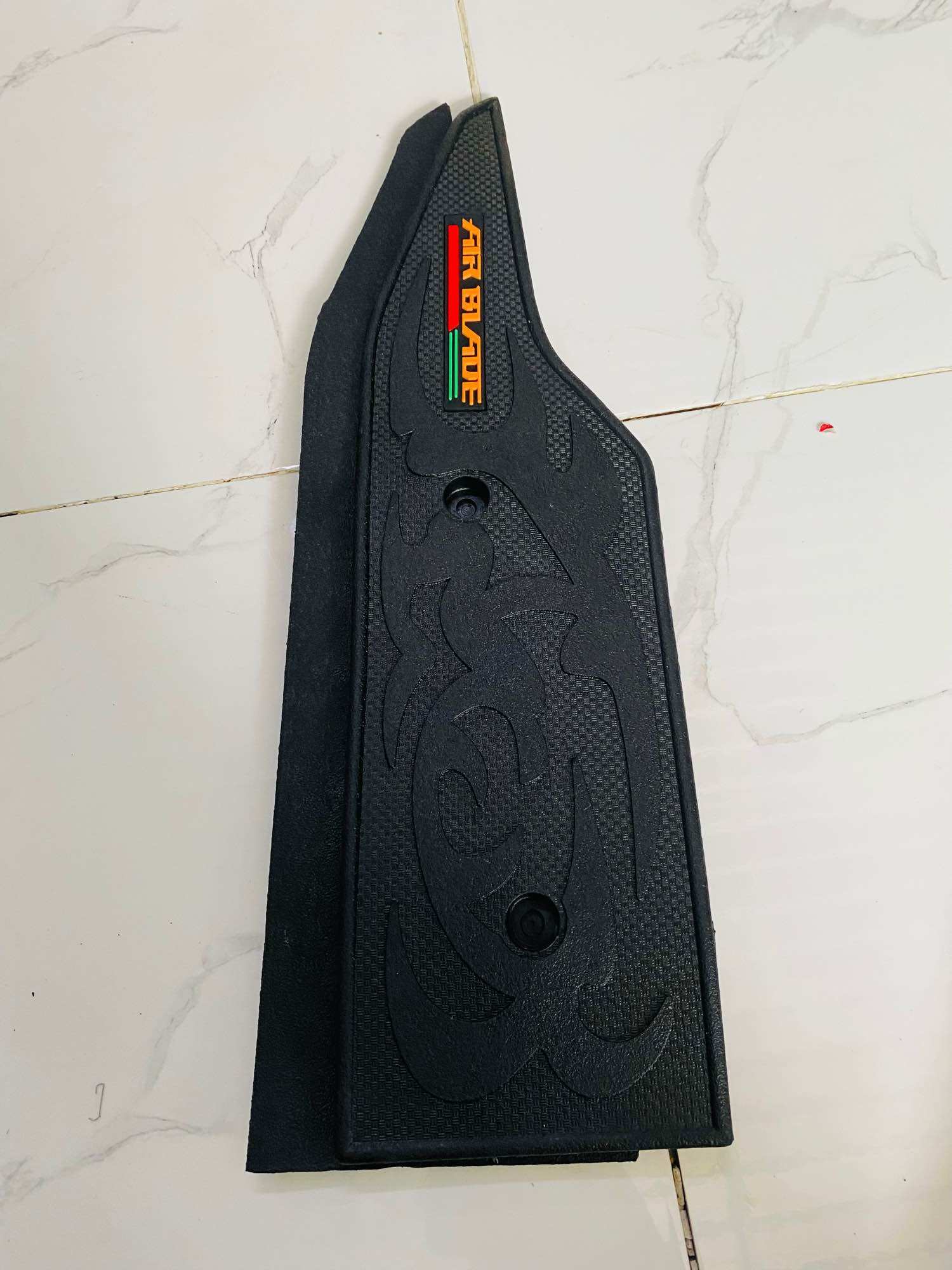 Thảm lót chân Air Blade đời 2007- 2013-2019 2025các đời dành cho ab số lượng 1 cặp. ae chọn đúng đời xe nha chất liệu cao su