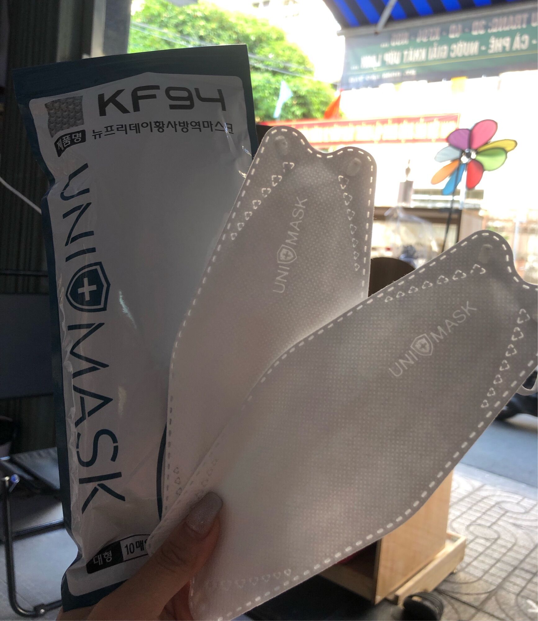Set 50 Chiếc Khẩu Trang KF94 Unimask màu trắng