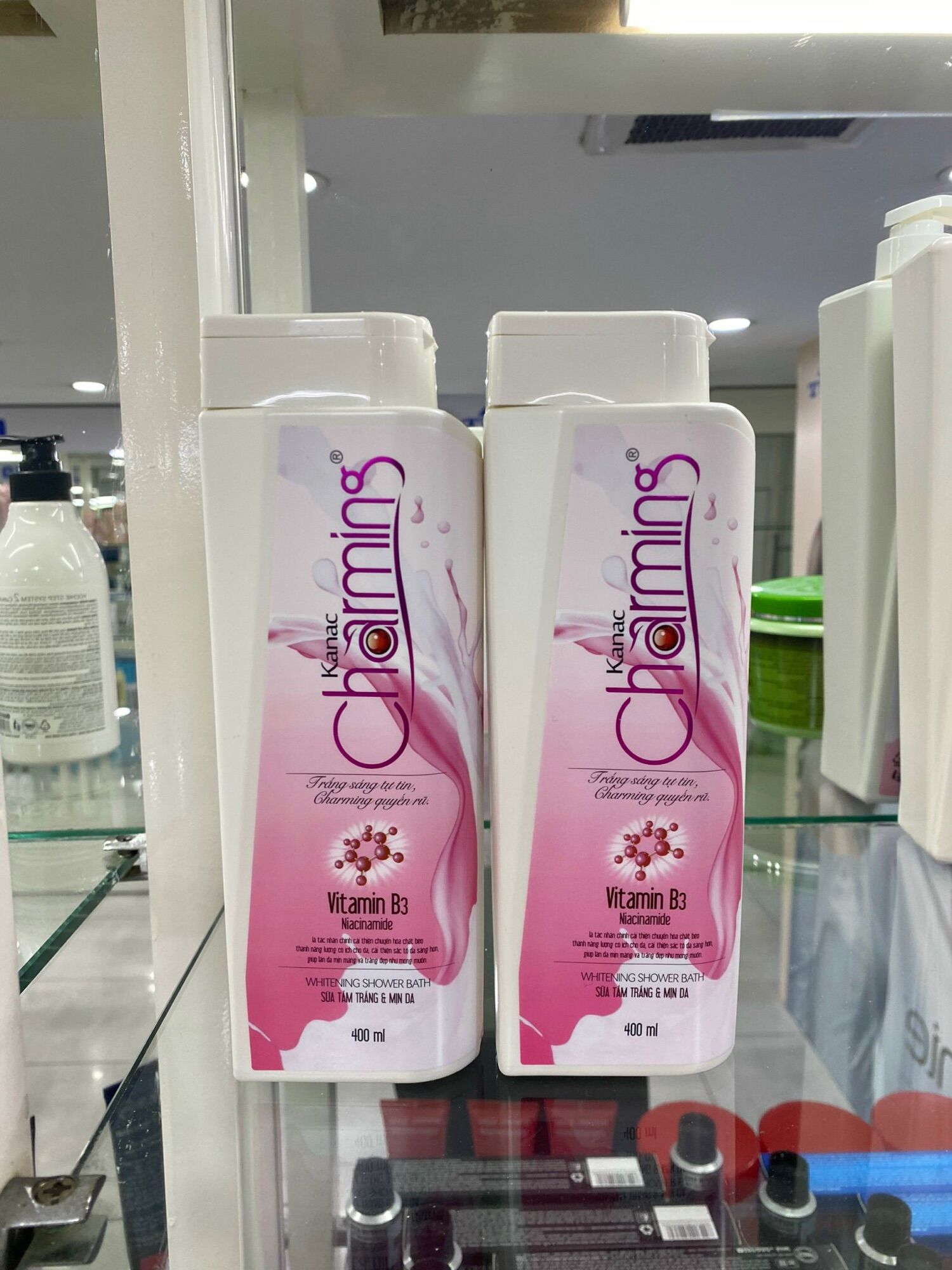Sữa Tắm Kanac Charming 400ml