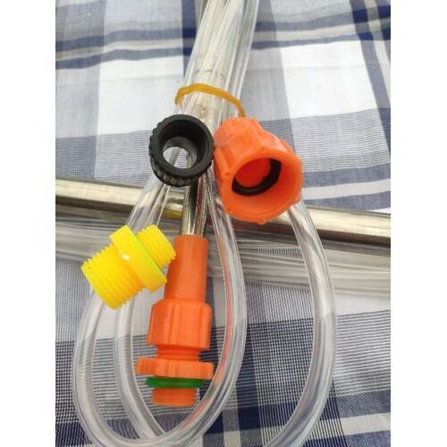 cần phun thuốc trừ sâu dạng rút dài 3.6m .