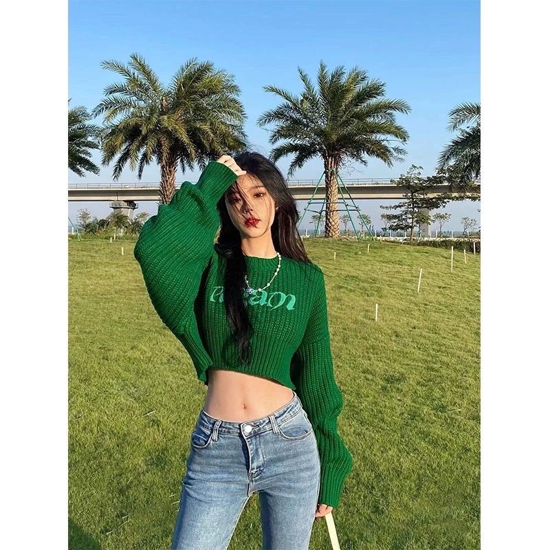 Áo len màu xanh dáng croptop, áo len màu xanh dáng ngắn
