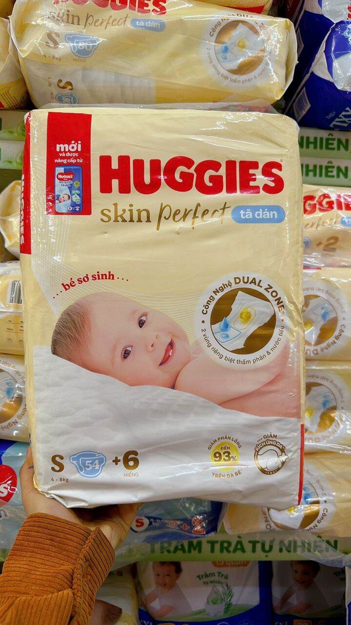 Bỉm tã dán huggies size s56/ s88 miếng dành cho trẻ 4 - 8kg siêu khô thoáng thấm hút tốt