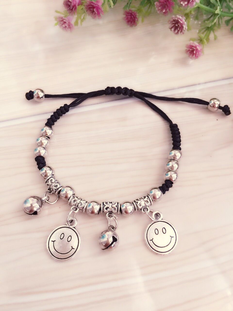 Vòng tay dây gút mặt cười phối chuông, đa dạng mẫu mã, chất lượng đảm bảo và cam kết hàng đúng mô tả